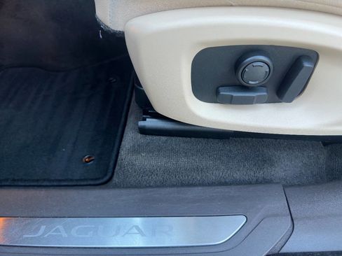 Used 2017 Jaguar F-PACE Prestige image 5