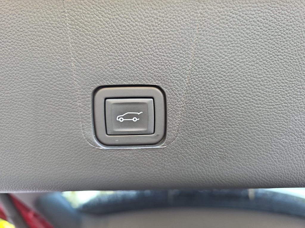Certified 2023 Chevrolet Traverse LT w/ LPO, Floor Liner Package AWD/4WD image 14