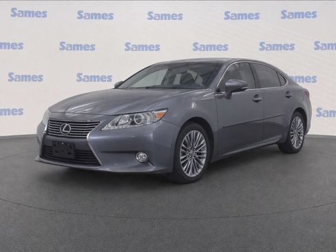 Used 2015 Lexus ES 350 w/ Luxury Package FWD image 2