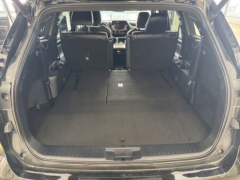 Used 2023 Toyota Highlander XSE image 16