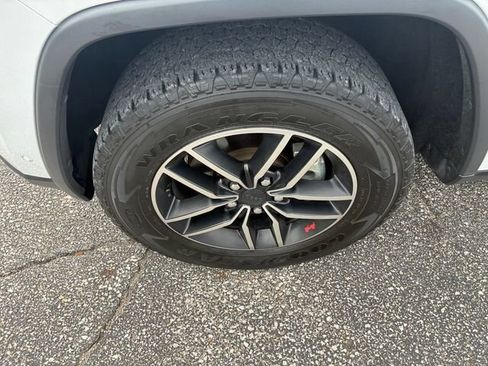 Used 2019 Jeep Grand Cherokee Trailhawk w/ Trailhawk Luxury Group AWD/4WD image 12