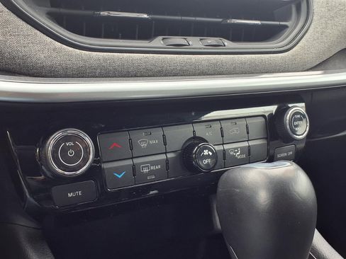 Certified 2024 Jeep Compass Latitude AWD/4WD image 11