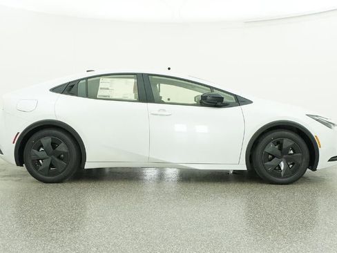 New 2026 Toyota Prius Plug-In Hybrid FWD image 60
