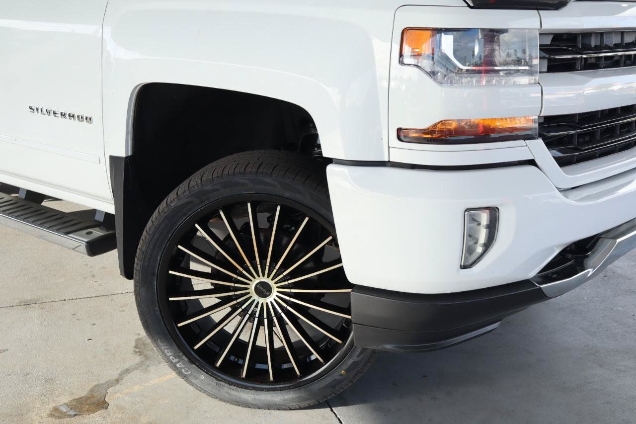 Used 2017 Chevrolet Silverado 1500 LT w/ All Star Edition AWD/4WD image 4