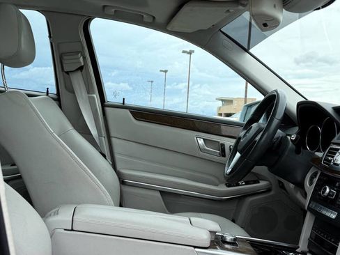 Used 2014 Mercedes-Benz E 350 Sedan image 32