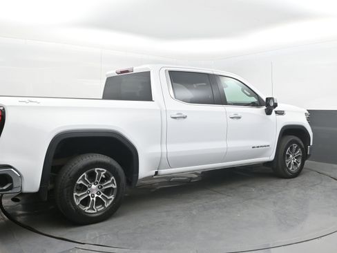 Used 2025 GMC Sierra 1500 SLT image 7