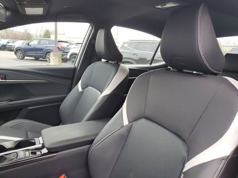 Used 2025 Toyota Camry SE image 11