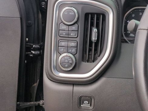 Certified 2022 GMC Sierra 1500 SLT w/ Driver Alert Package I AWD/4WD image 19