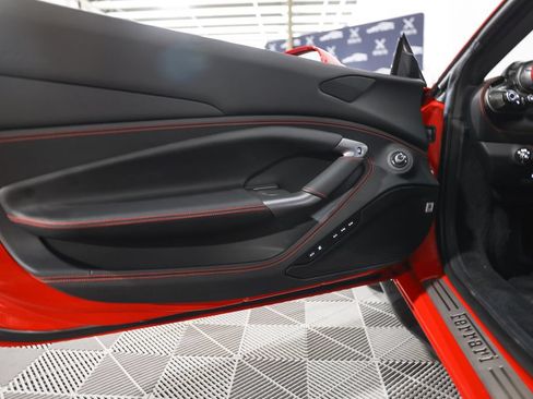 Used 2020 Ferrari F8 Tributo RWD image 36