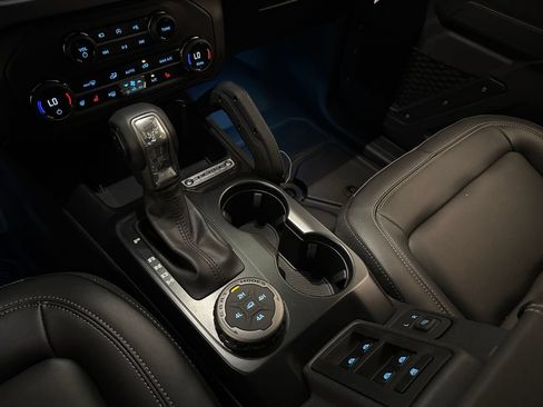 Used 2025 Ford Bronco Badlands AWD/4WD image 11
