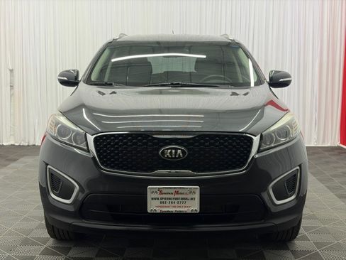 Used 2017 Kia Sorento AWD image 3
