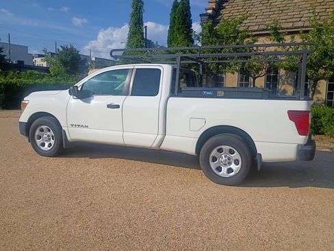 Used 2018 Nissan Titan S w/ S Utility Package RWD image 8