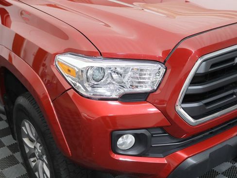 Used 2019 Toyota Tacoma SR5 AWD/4WD image 9