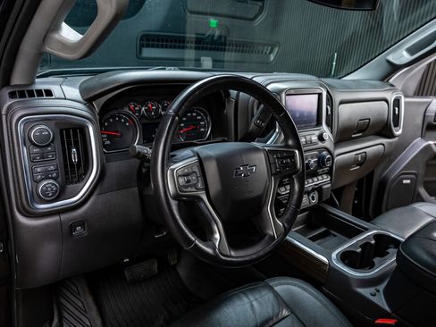 Used 2021 Chevrolet Silverado 1500 LT Trail Boss w/ Convenience Package II image 16