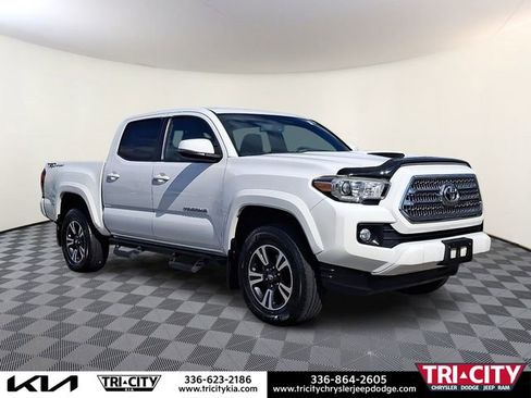 Used 2016 Toyota Tacoma TRD Sport w/ Towing Package RWD image 1