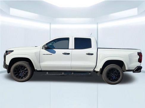 Used 2026 Chevrolet Colorado W/T w/ WT Custom Package RWD image 2