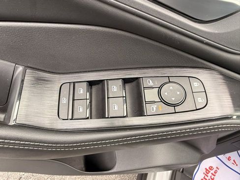 Certified 2023 Nissan Rogue SV w/ SV Premium Package image 13