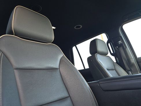 Used 2024 GMC Yukon SLT image 20