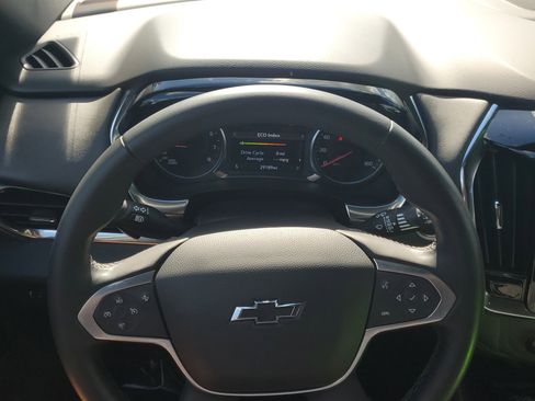 Used 2023 Chevrolet Traverse LT image 24