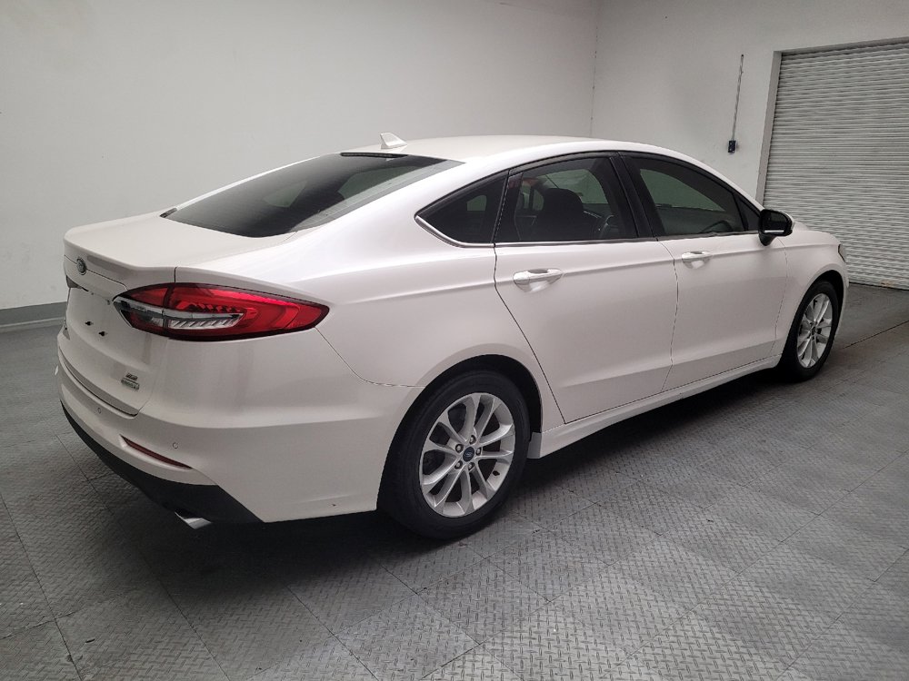 Used 2019 Ford Fusion SE FWD image 9