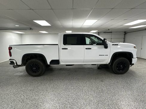Used 2024 Chevrolet Silverado 3500 LTZ w/ LTZ Plus Package AWD/4WD image 9