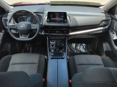 Used 2026 Nissan Rogue SV FWD image 16