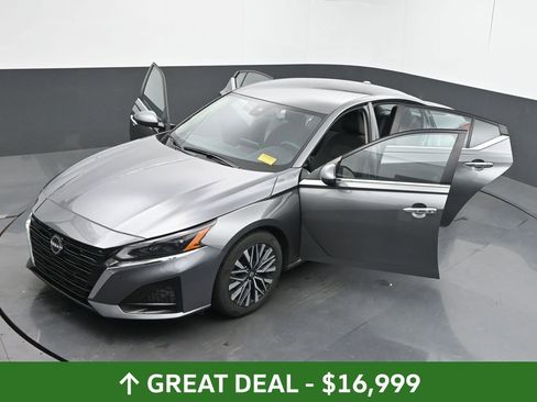 Used 2023 Nissan Altima 2.5 SV image 61