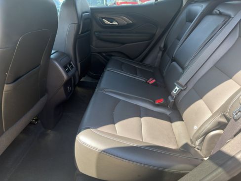 Used 2024 GMC Terrain SLT w/ Infotainment Package II AWD/4WD image 10