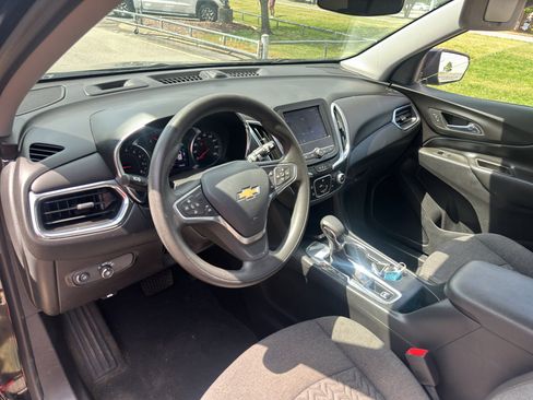 Used 2023 Chevrolet Equinox LT image 18