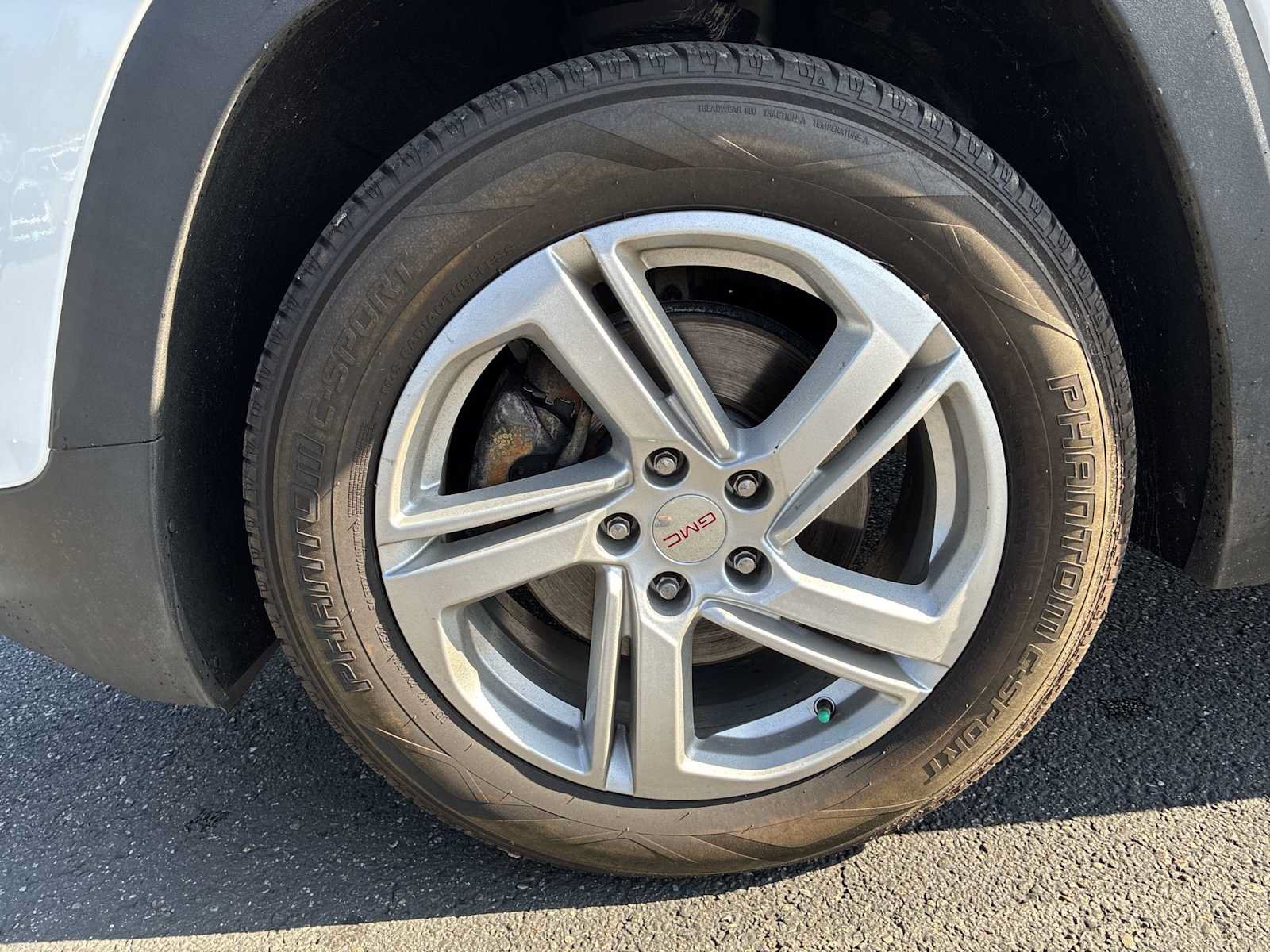 Used 2019 GMC Terrain SLE w/ Infotainment Package I AWD/4WD image 18