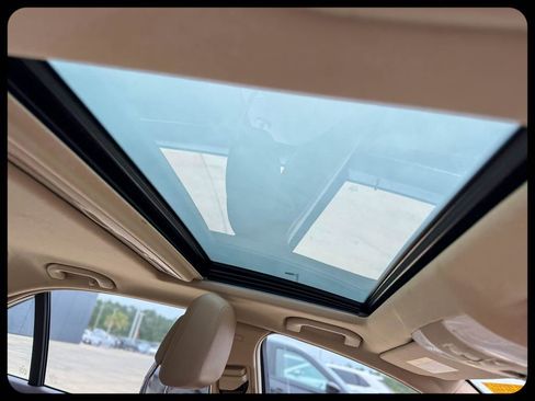 Used 2014 Mercedes-Benz C 250 Sedan image 10