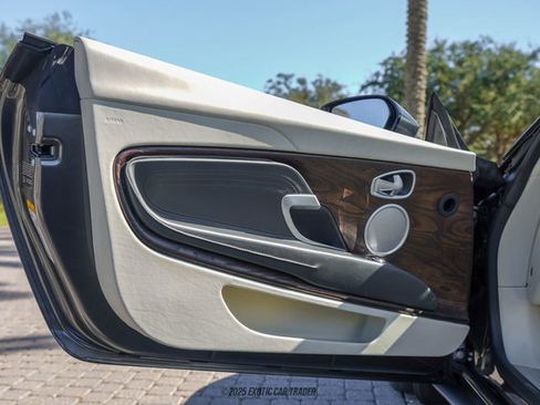 Used 2020 Aston Martin DB11 Volante image 46