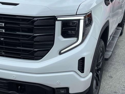New 2026 GMC Sierra 1500 Elevation w/ Elevation Premium Package AWD/4WD image 9