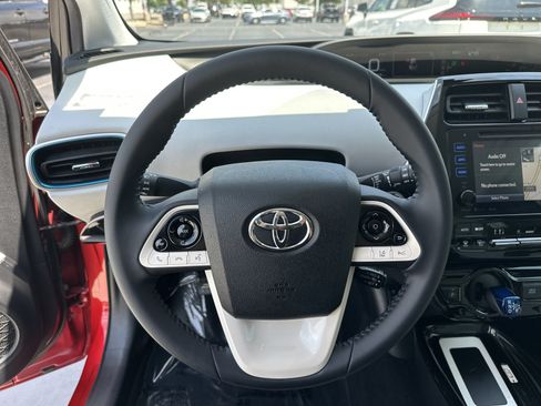 Used 2017 Toyota Prius Four Touring FWD image 18