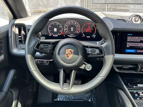 Certified 2026 Porsche Cayenne Coupe AWD/4WD image 26