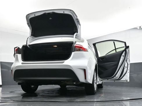 Used 2025 Toyota Corolla LE image 51