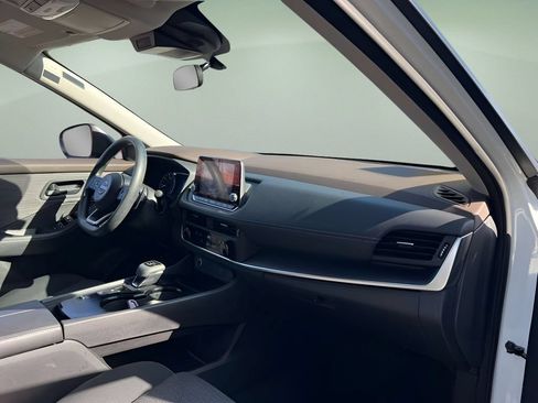 Used 2022 Nissan Rogue S FWD image 14