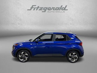 Used 2023 Hyundai Venue SEL FWD video 2