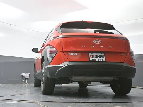 Used 2025 Hyundai Kona SEL AWD/4WD image 56
