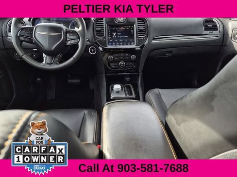 Used 2018 Chrysler 300 S w/ 300S Premium Group image 33