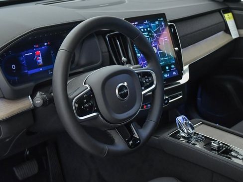 Certified 2025 Volvo XC90 T8 Plus w/ Protection Package Premier image 40