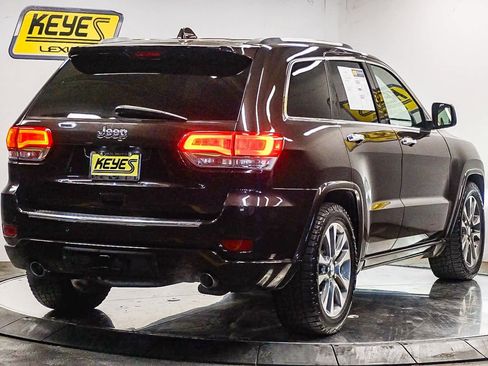 Used 2017 Jeep Grand Cherokee Overland image 4