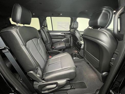 New 2026 Jeep Grand Wagoneer Limited image 10