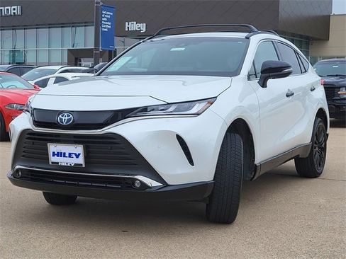 Used 2024 Toyota Venza Nightshade image 2