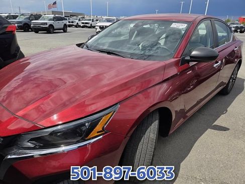 Used 2025 Nissan Altima 2.5 SV FWD image 10