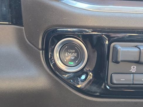 Used 2025 GMC Sierra 1500 SLT AWD/4WD image 37