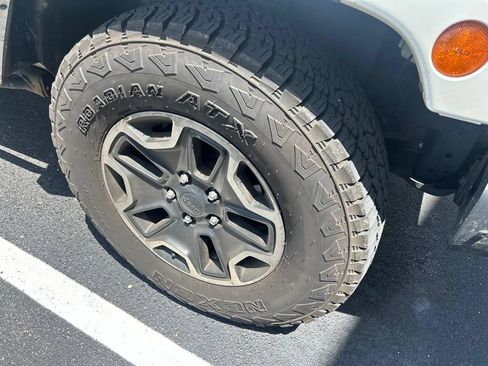 Used 2016 Jeep Wrangler Unlimited Rubicon AWD/4WD image 5
