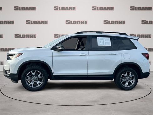 Certified 2022 Honda Passport TrailSport image 2