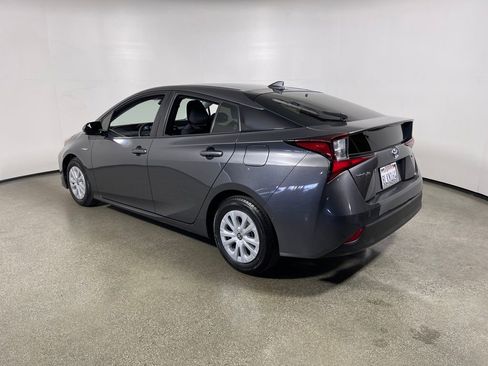 Used 2019 Toyota Prius LE w/ Carpet Mat Package image 5