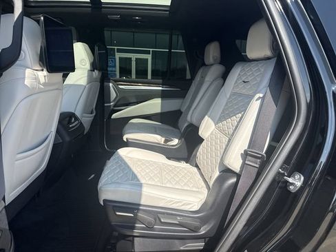Certified 2025 Cadillac Escalade Sport Platinum AWD/4WD image 10
